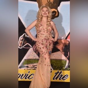 Custom Jovani size 8 no alts, built in cups only wore for 1 event pageant dream